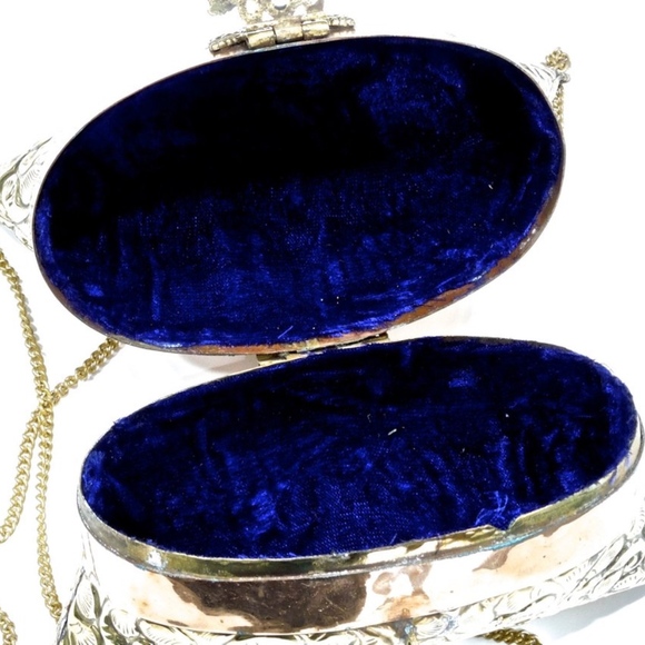 VTG 70's Rare Ornate Brass Copper Pillow Purse - Picture 4 of 5